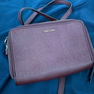 CALVIN KLEIN CROSSBODY BAG BRAND NEW W TAGS